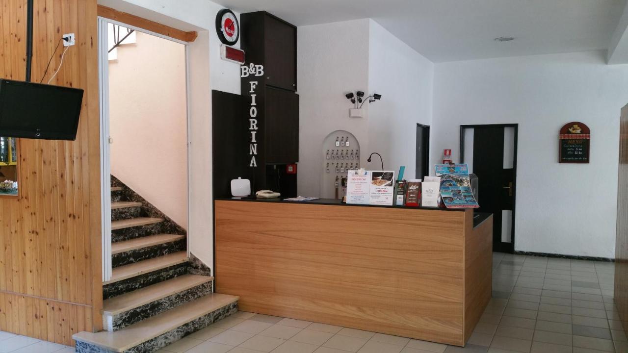 Fiorina Bed&Breakfast: Beachside Retreat with Noon Breakfast Riccione Exterior photo